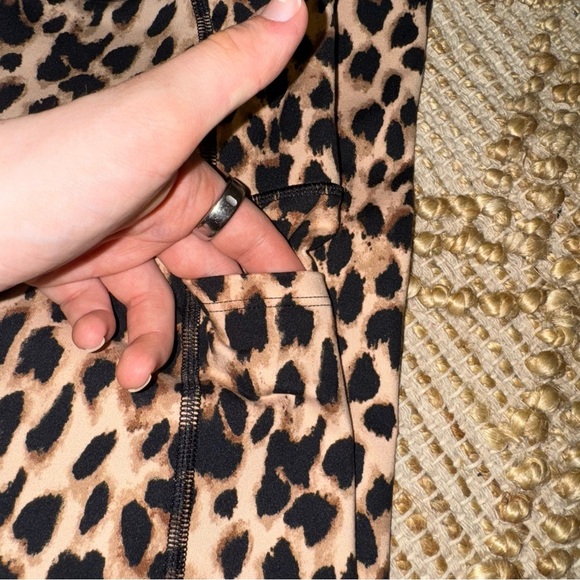 Victoria's Secret Leopard Print Pocket Leggings - Picture 4 of 6